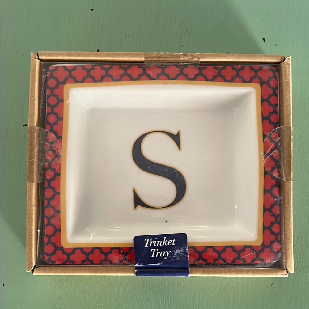 Monogrammed Trinket Tray with 'S'